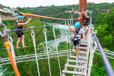 Ниагарский водопад, Канада: веревочный курс Whirlpool Adventure