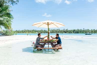 Private Bora Bora Lagoon Snorkel Cruise with BBQ Picnic