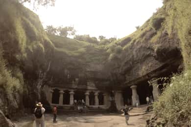 Mumbai: Grotte di Elephanta Tour di mezza giornata guidato da un esperto
