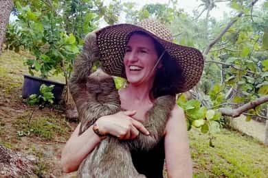 Roatán: Sloth and Monkey Sanctuary & Chocolate Tasting Tour
