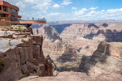 Las Vegas: Grand Canyon West Rim Tour with Hoover Dam Stop