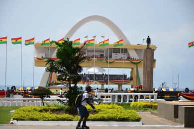 Accra: Guided City Tour with Lunch