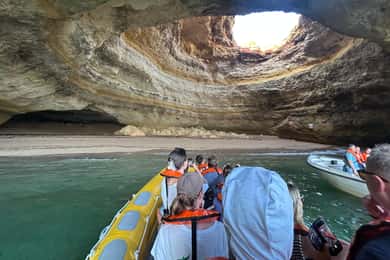 Vilamoura: Private Benagil Cave and Marinha Beach Boat Tour