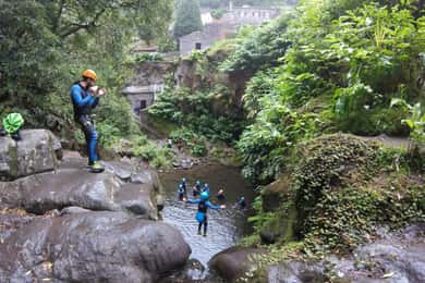 Sao Miguel: Ribeira dos Caldeiroes Canyoning Erlebnis