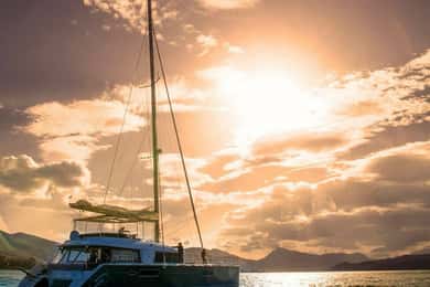Naxos: Catamaran Cruise with Lunch & Drinks