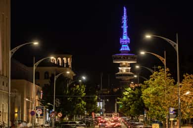 Experiencia giratoria de la torre OTE con comida ligera