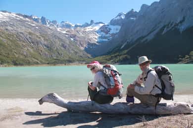 From Ushuaia: Emerald Lagoon Trekking Day Trip with Lunch