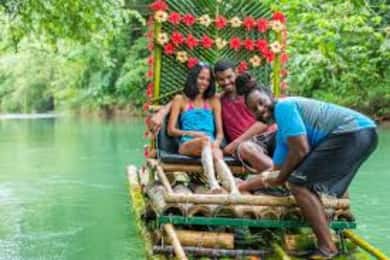 Rafting em bambu com experiência de massagem nos pés
