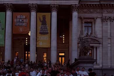 Brussels: BXL Pub Crawl Guided Tour
