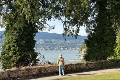 Stanley Park CarTour:SmallGroup/Comfort&CheaperThan BikeTour