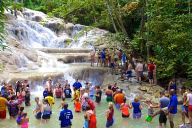 Cataratas do Rio Dunn, 9 milhas/ Buraco azul