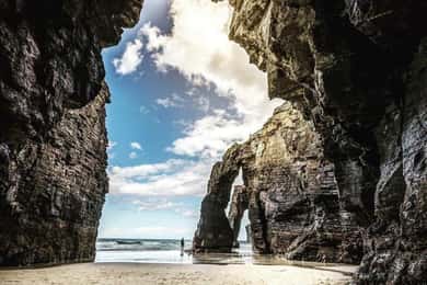 From Santiago: Lugo Ribadeo & Cathedral Beach Full-Day Tour