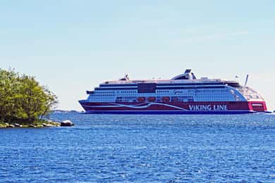 Da Helsinki: Escursione a Tallinn con traghetto, guida e auto VIP