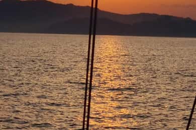 2 Stunden Segeln bei Sonnenuntergang auf einem Segelboot in Platja d'Aro