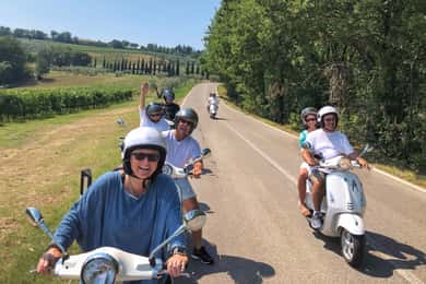 Florenz: Chianti Sunset Vespa Tour mit Wein- und Ölverkostung