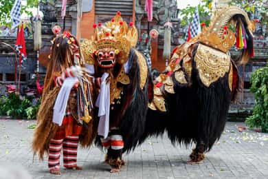 Bali: Taniec Barong i wycieczka do Świątyni Świętej Wody z transferem