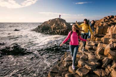 De Belfast: Visita guiada de um dia à Calçada dos Gigantes com castelos