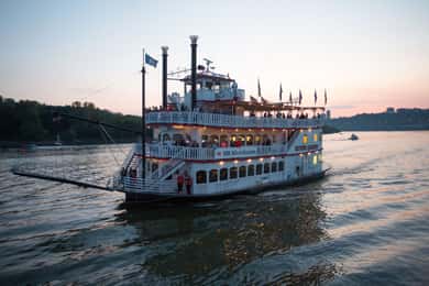 Cincinnati: Plavba po řece Ohio s večeří formou bufetu