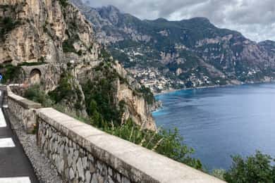 Napoli: Amalfin rannikkokierros Sorrenton ja Positanon kanssa.