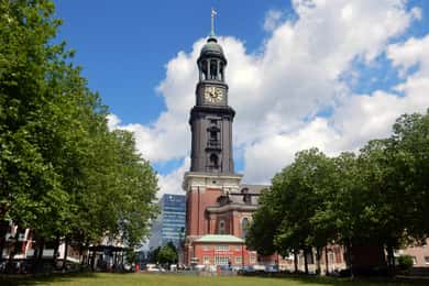 Hamburg: Tour from St. Michael's to the Elbphilharmonie