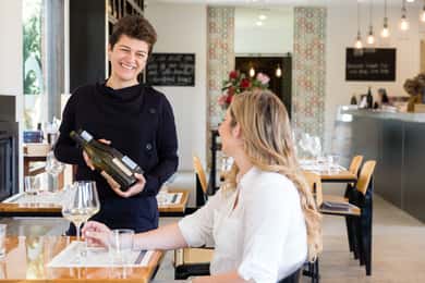 Melbourne: Mornington Peninsula Wine Day Tour