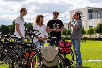 Berlin: E-Bike Tour of the Berlin Wall and Mitte Highlights