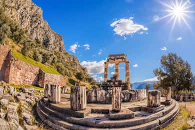 From Athens: Delphi Full Day V.R. Audio Guided Tour