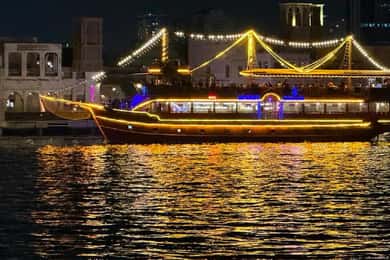 Dubai: Creek Traditional Dhow Cruise with Buffet Dinner