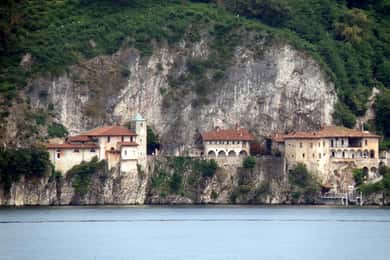 Stresa: Private Cruise to Santa Caterina del Sasso