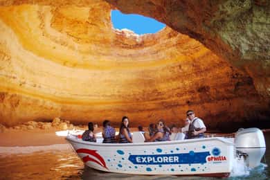 Portimão: Passeio de Barco às Grutas de Benagil