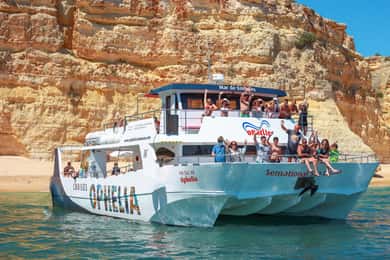 Desde Portimão: catamarán a cuevas de Benagil con barbacoa