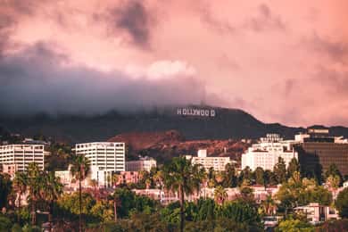 Hollywood: tour a pie embrujado, crimen real, cuentos espeluznantes