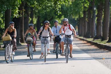 Lucca: 3-Hour Bikes & Bites Foodie Adventure like a Local