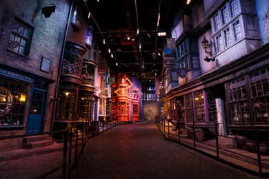 London: Warner Bros. Studio-Tour und Themse-Fahrt