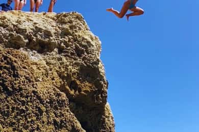 A partir de Faro: Excursão Adventure Express - Salto de Penhasca e Praia