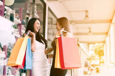 Von Brüssel aus: Maasmechelen Outlet Shopping Trip