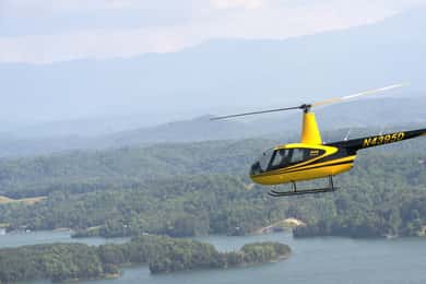Pigeon Forge: Smoky Mountain and Lake Helicopter Trip