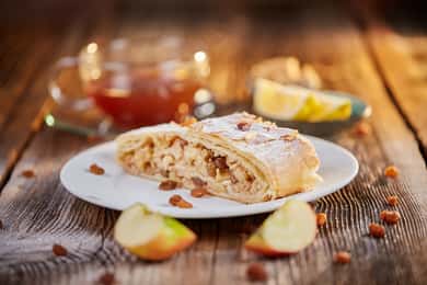 Traditional Austrian Food with Vienna Old Town Private Tour