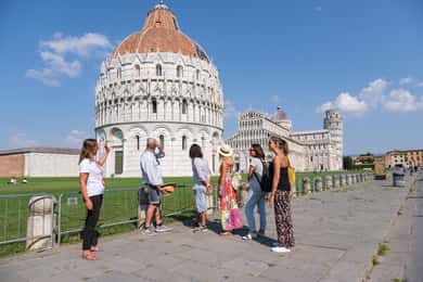 Pisa: Byvandring med snacks og drikkevarer