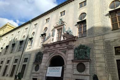 Münchner Residenz: Private Tour mit Künstlern und Historikern
