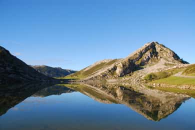 Z Oviedo: Jeziora Covadonga, Cangas de Onís i Lastres