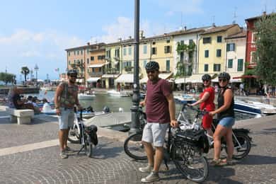 From Verona: Lake Garda E-Bike tour with lunch SELF GUIDED
