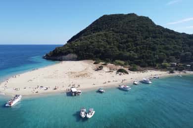 Zakynthos: Passeio de barco guiado à ilha das tartarugas e às grutas de Keri