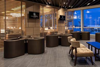 Vancouver International Airport (YVR): Premium Lounge Entry