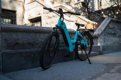Bergamo and Città Alta: Guided Tour by E-BIKE