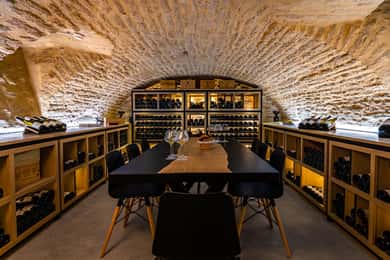 Dijon: Cata de vinos de Borgoña en La Cave du Palais