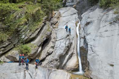 Alpnach: Chli Schliere Fluss Canyoning Action Tour