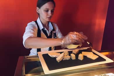 Lucerna: Visita histórica a pie con degustación de chocolate y queso