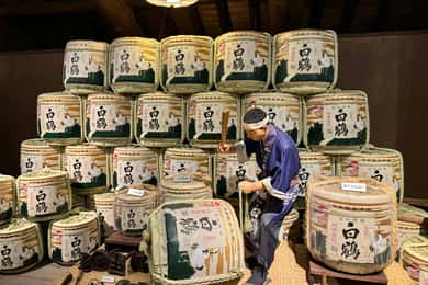 Kobe: Sake Brewery Tour with Tasting Sake