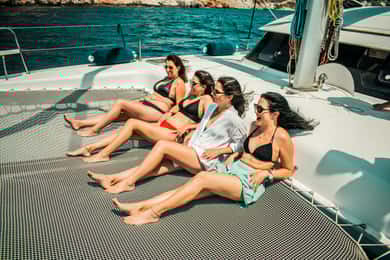 Milos: Full day Milos and Poliegos Catamaran Cruise